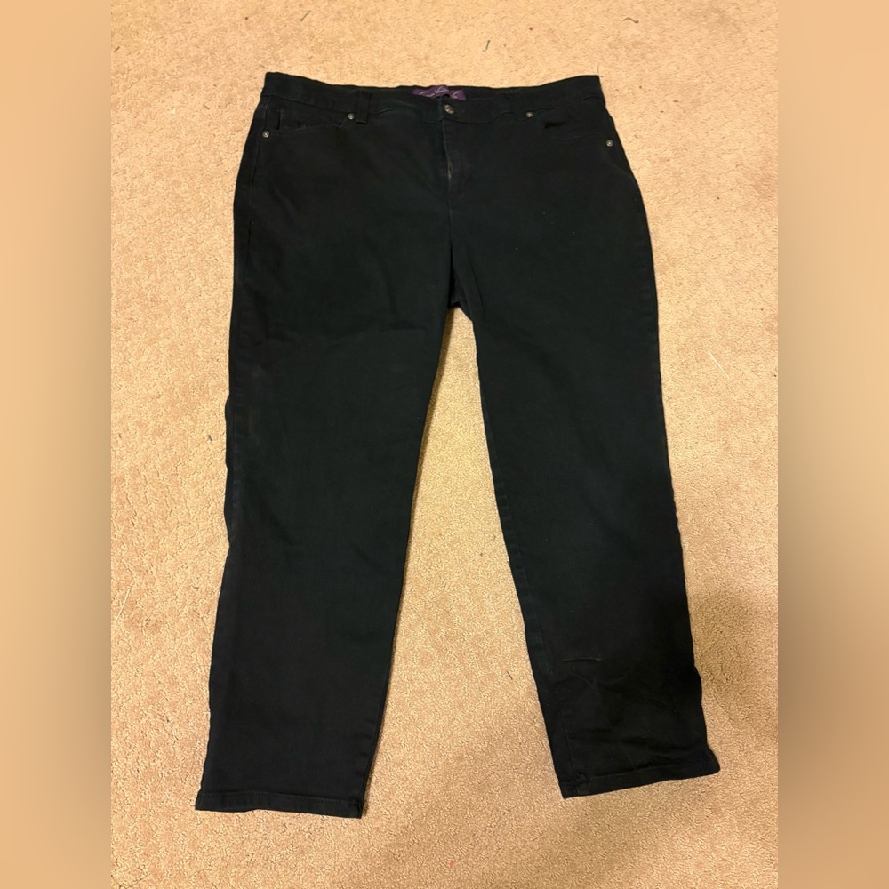 GLORIA VANDERBILT Classic (AMANDA) Black Straight Leg Cropped Jeans, Size: 18W S